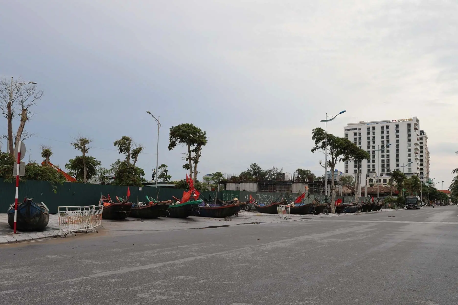 Во поплавите во Виетнам за една недела загинаа над 90 луѓе