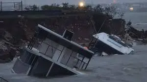 Циклонот „Фина“ пустоши низ северна Австралија (ВИДЕО)