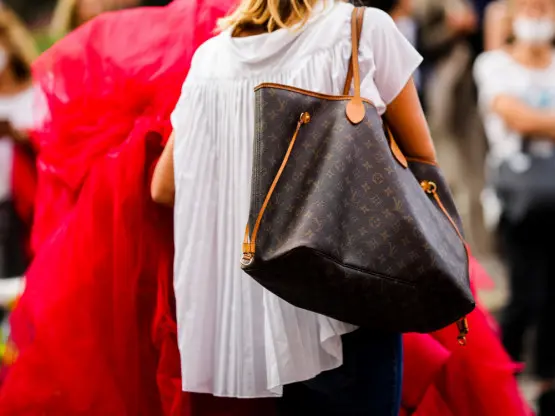 Од „Гучи“ до „Ролекс“: Подемот и падот на луксузот во музиката