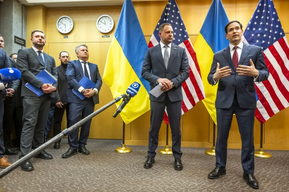 САД и Украина го ревидираат мировниот план на Трамп