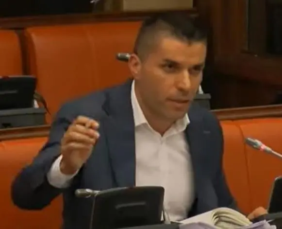 Николовски: Не се исплатени субвенциите за овци, ниту за млекото, владата ги остави земјоделците на цедило