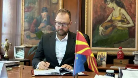 Љутков: Работиме со интензивно темпо во инвестирањето во установите од културата