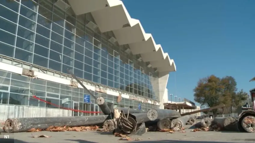 Нова пресуда за урнатата натстрешница во Нови Сад – семејствата добиваат висока оштета