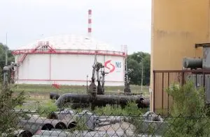 Србија без сурова нафта, рафинеријата запре; Вучиќ: Влегуваме во големи проблеми