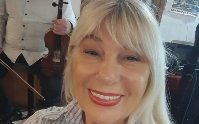 ПОЧИНА ПЕЈАЧКАТА НА НАРОДНА МУЗИКА БАДИ БЕКИР