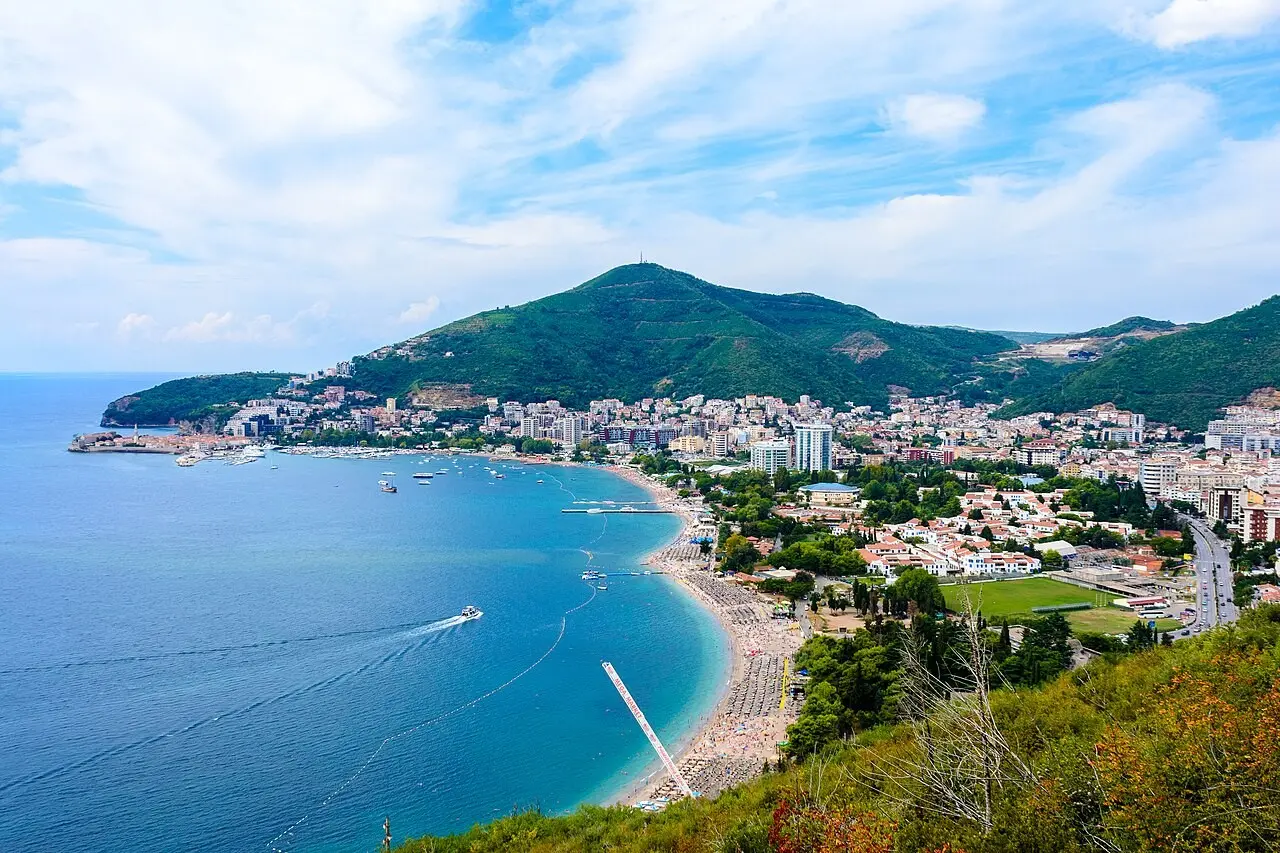 Русите многу инвестираа во Црна Гора, сега други им го земаа приматот