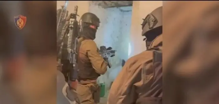 Тинејџер уапсен во Русија поради планирање терористички напад