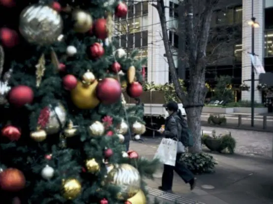 Цените растат, модните брендови се соочуваат со притисоци – дали иднината на луксузот е „од втора рака“?