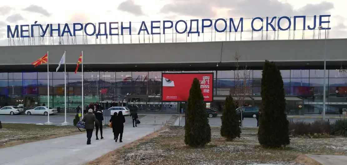 Маглата го отежнува авиосообраќајот на скопскиот аеродром, откажани и одложени повеќе летови
