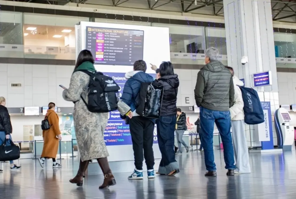 Поради маглата откажани и одложени летови, намалена видливост на дел од патиштата
