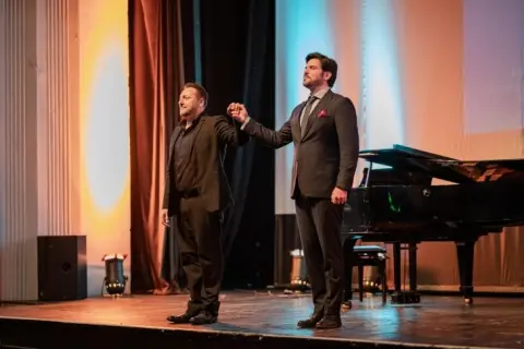 Елаис и Барбаџелата ја воодушевија публиката со импресивната изведба на безвремените арии и канцони