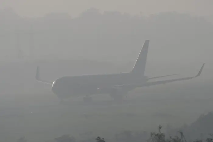 Поради маглата на скопскиот аеродром откажани 20 лета, два пренасочени, слетале 13 авиони, исто толку полетале