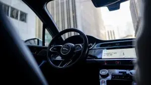 Роботски такси возила збунети пред исклучени семафори, го заглавија Сан Франциско