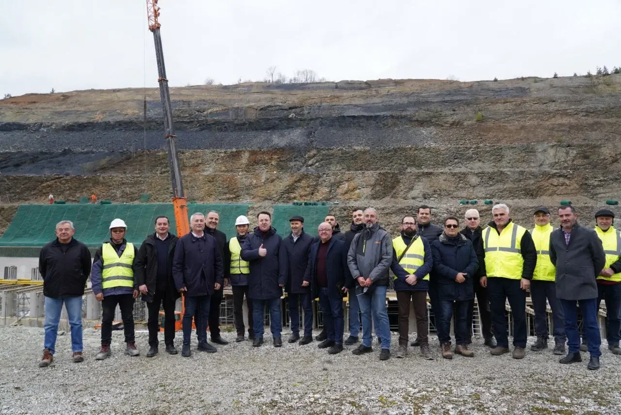 Николоски на терен: На автопатот Охрид-Кичево се градат галерии какви што нема во регионот