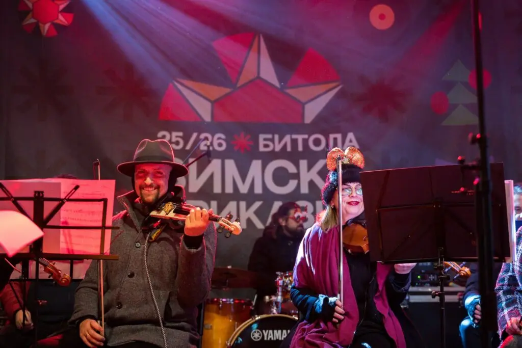 Sarah Mace  The Girlzz ја отворија празничната сезона со магичен концерт во Битола