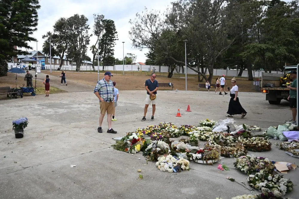 Татко и син подготвувале напад на Бонди месеци,  фрлале бомби што не експлодирале