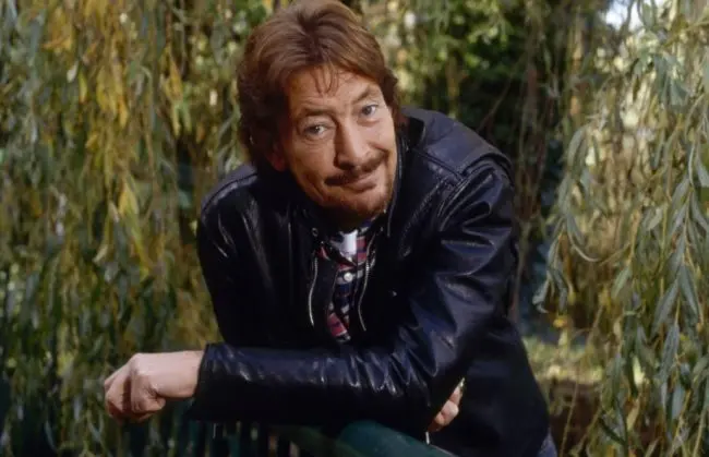 ПОЧИНА АНГЛИСКИОТ ПЕЈАЧ КРИС РИЈА