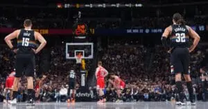 (Видео) Јокиќ и Гордон во свое шоу: Едниот менува патики само кога губи, другиот ги бира по боја на дрес!