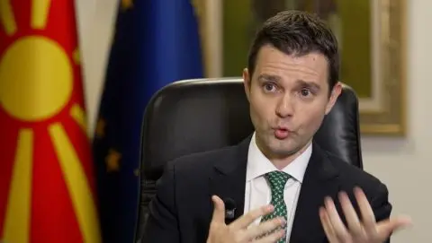 Муцунски: Нема да примаме мигранти, ниту одбиени баратели на азил од Обединетото Кралство