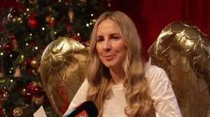 (фото)Децата од целиот свет испраќаат божиќни писма со желби до „Ангелот чувар“ кој ги посетува на Божиќ- некои одговори се на Брајова азбука