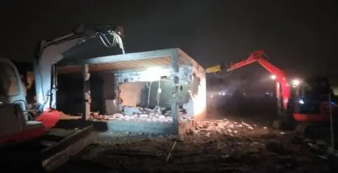 Стефковски: Нема компромис со законот, од рано утрово се руши нова дивоградба (ВИДЕО)