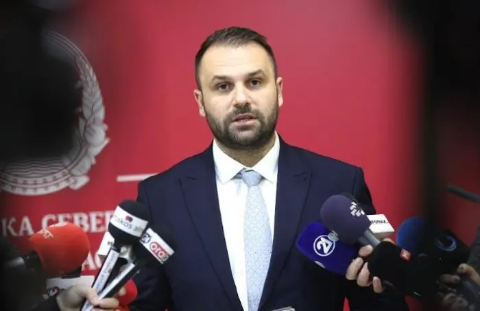 Наглото зголемување на минималната плата е притисок врз малите и средни претпријатија, смета министерот за економија