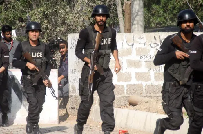 Во Пакистан убиени пет полицајци