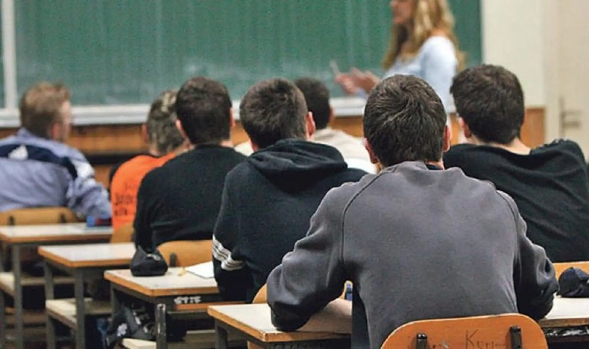 Нема предвремено распуштање поради загадувањето: Наставата продолжува до крајот на месецот, порача Јаневска