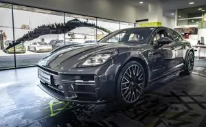 Panamera од Exclusive Manufaktur го облагороди салонот на Porsche во Скопје