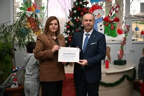 Собранието донираше средства за училиштата „Златан Сремец“ – Скопје, „Иднина“ – Скопје и „Лирија“ – Тетово