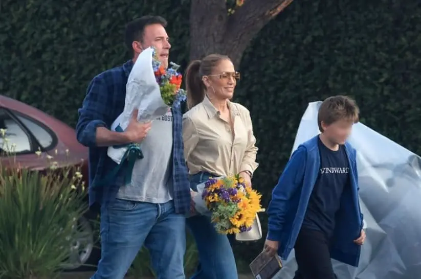 Бен Афлек растргнат меѓу двете поранешни жени- се дотера за шопинг со Џенифер Лопез (ФОТО)