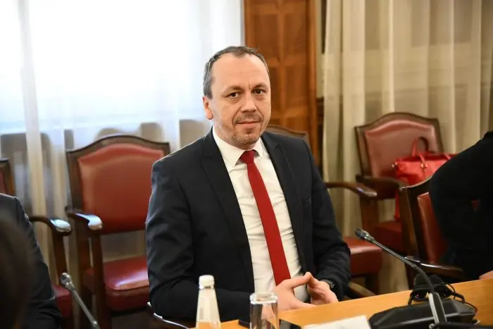 БЕСИЈАНА ЏАФЕРИ БЕШЕ НА ФУКЦИЈА ВО ВРЕМЕ КОГА СДСМ И ДУИ ЈА ТРЕТИРАА ДРЖАВАТА КАКО ПАРТИСКИ ПЛЕН Петрушевски бара факти и одговорност од Џафери, а не деманти