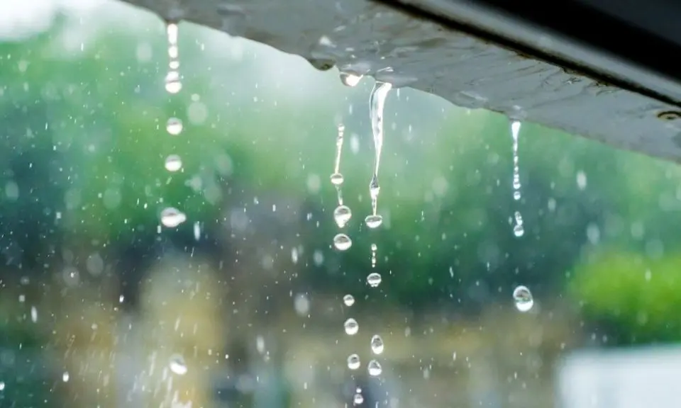 Облачно со повремени локални врнежи од дожд, на планините од снег