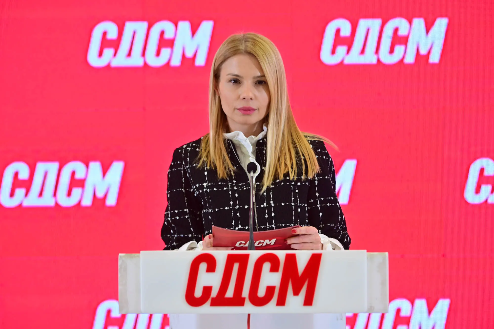 (Видео) Штерјова: Има пари за тендери нема пари за скопјани, таков буџет предлага Георгиевски