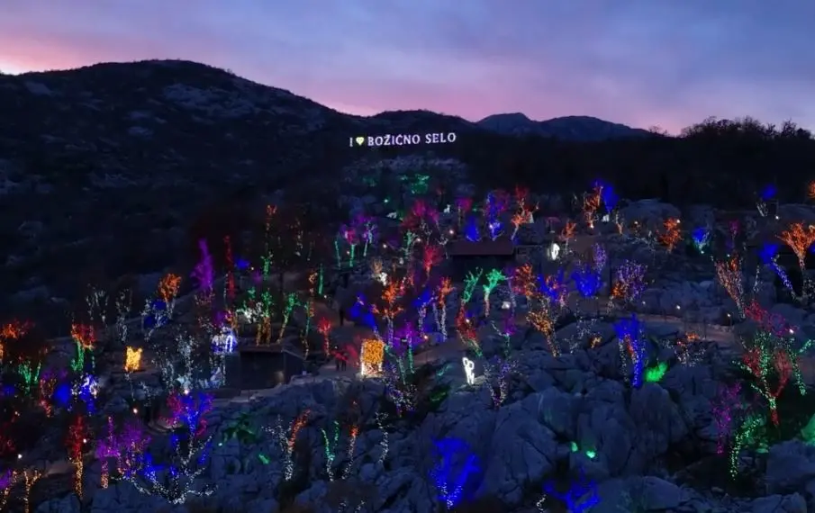 Најволшебното село на Балканот: Божиќна магија што го воодушевува светот (ВИДЕО)