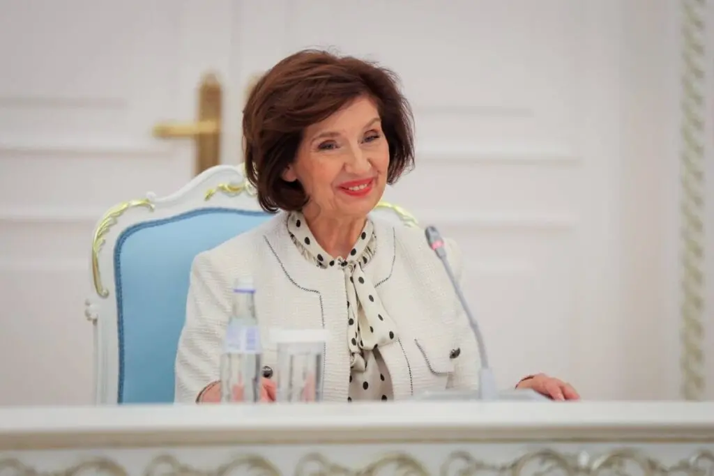 Честитка од претседателката Сиљановска-Давкова до верниците кои го прославуваат Божиќ според Грегоријанскиот календар