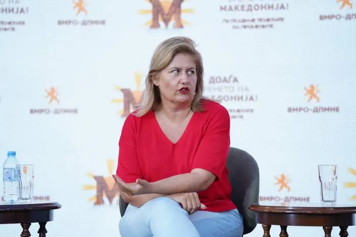 ВМРО-ДПМНЕ: Министерката Божиновска не поседува бугарски пасош, тоа е лага од кујната на СДС