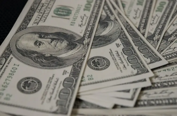 Историски пад на доларот: Ова не се случило две децении