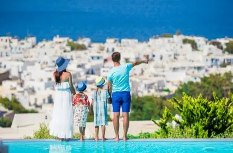 Грција во периодот јануари – октомври ја посетиле над 35 милиони туристи