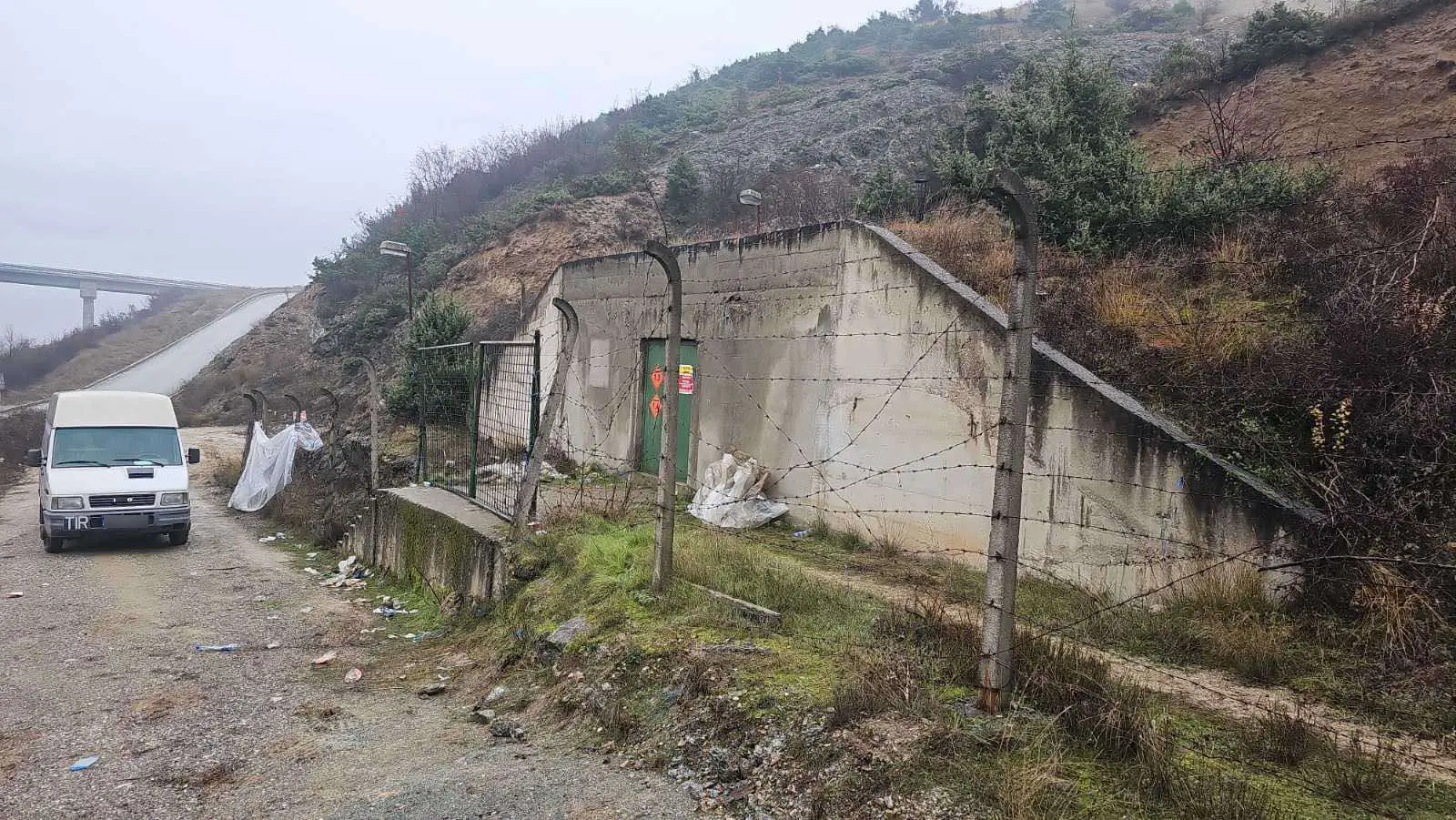 ВИДЕО: Пронајдени над 25 тони пиротехнички средства, уапсен полицаец од ПС Бит Пазар и уште едно лице