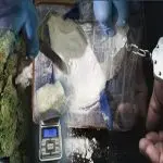 КРИВИЧНИ ПРОТИВ ТРОЈЦА ПРИЛЕПЧАНИ: ПРОНАЈДЕНА ДРОГА, ОРУЖЈЕ И УКРАДЕНИ ПРЕДМЕТИ