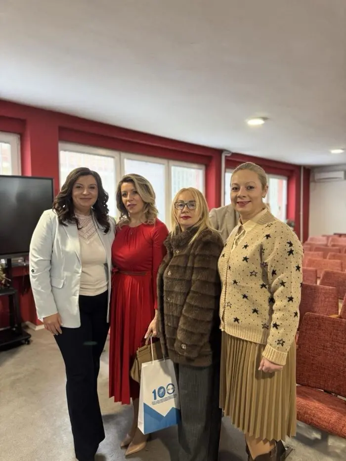 (ФОТО) Андоновска и Мицкоска во посета на Државното училиште за деца и младинци со оштетен вид „Димитар Влахов“