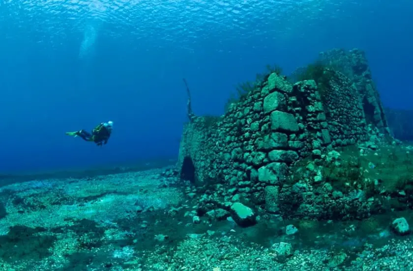 Научниците зачудени од огромна структура, изградена пред 7.000 години- сега е на дното на Атлантикот 