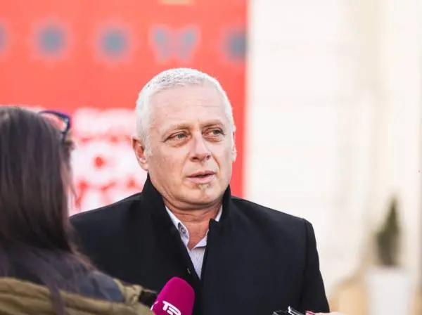 ДАЛИ ЌЕ ПОСКАПИ ПАРКИНГОТ ВО БИТОЛА