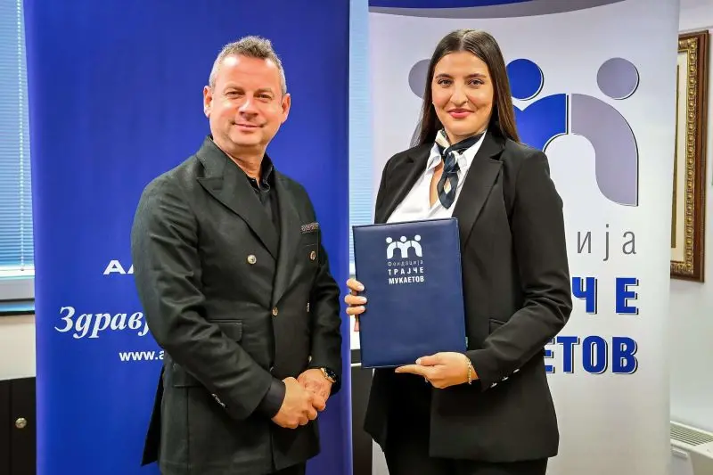 Јована Цветановска e првенец на генерација на Медицинскиот факултет во Скопје со просек 9,98: „Ме фасцинира работата во микросветот на крвните садови и срцето“