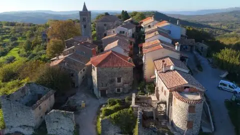 ВИДЕО: Најмалиот град во Европа со само 30 жители се наоѓа во соседството!