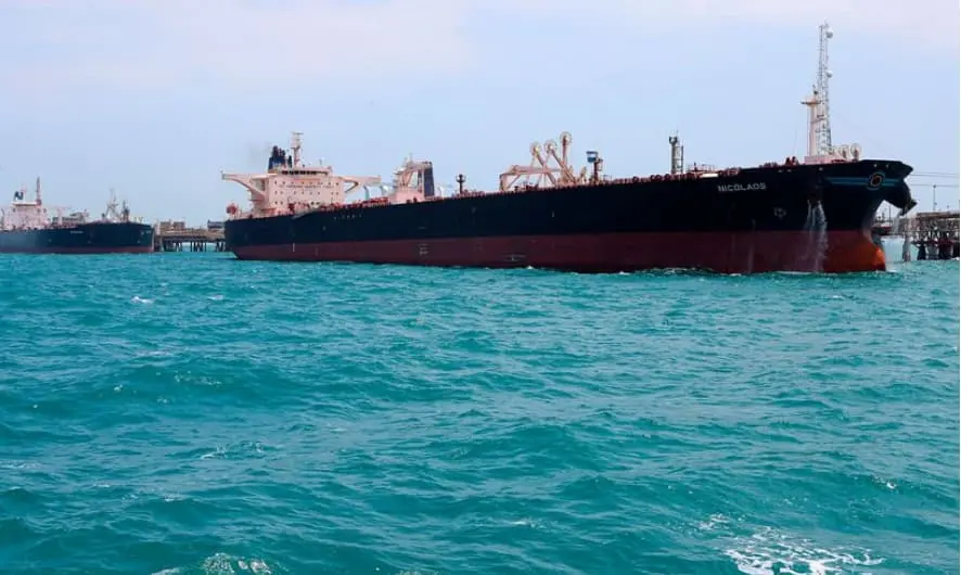 Запленет танкер полн со нафта во Иран