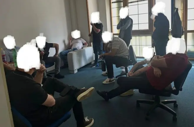 ДУИ: Најостро го осудуваме нечовечкиот, понижувачки и дискриминаторски третман на 76 вработени во Министерството за меѓуетнички односи, сите Албанци