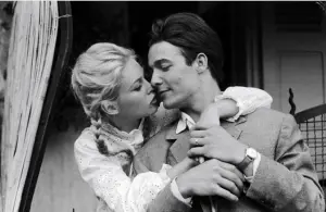 Со љубов, Брижит Бардо