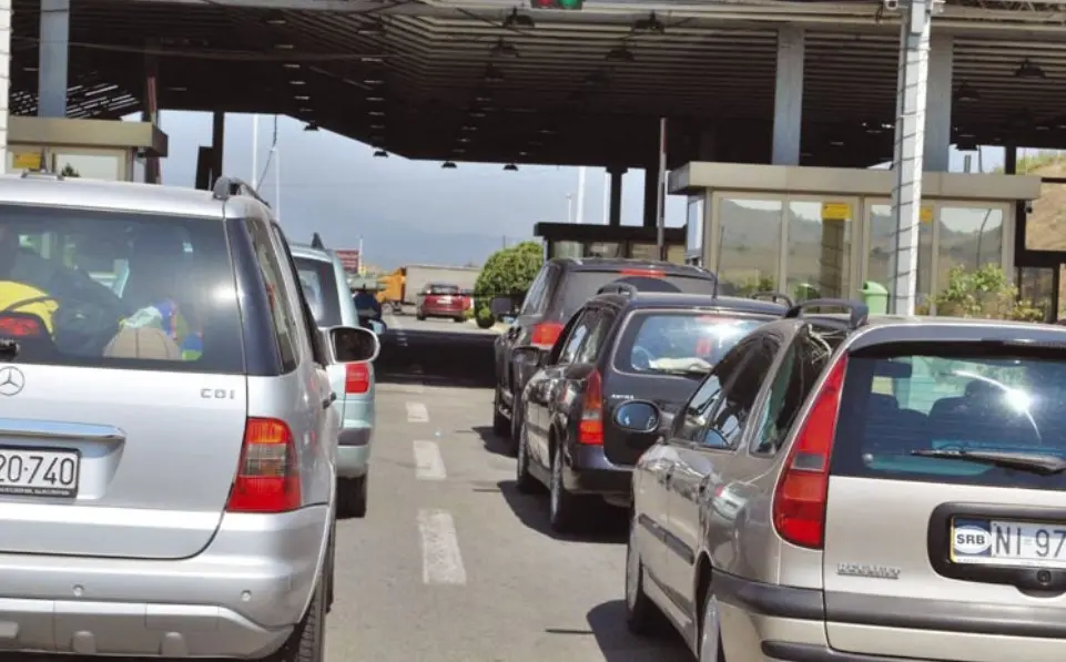 Граничниот премин „Богородица“ е блокиран за сите видови на сообраќај за влез и излез